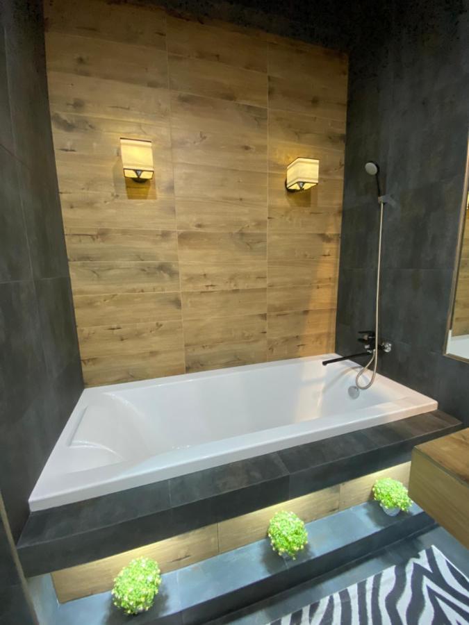 New Double Room Luxury Apartment In The Center Kisinyov Kültér fotó