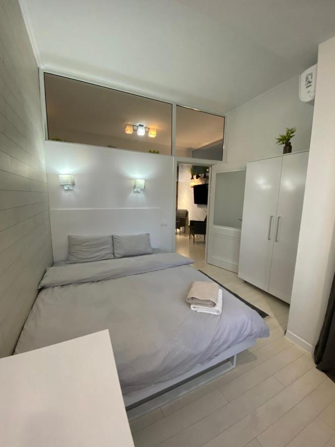 New Double Room Luxury Apartment In The Center Kisinyov Kültér fotó