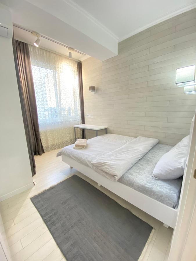 New Double Room Luxury Apartment In The Center Kisinyov Kültér fotó