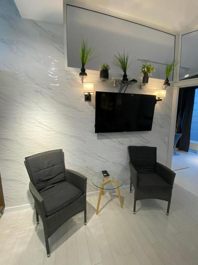 New Double Room Luxury Apartment In The Center Kisinyov Kültér fotó